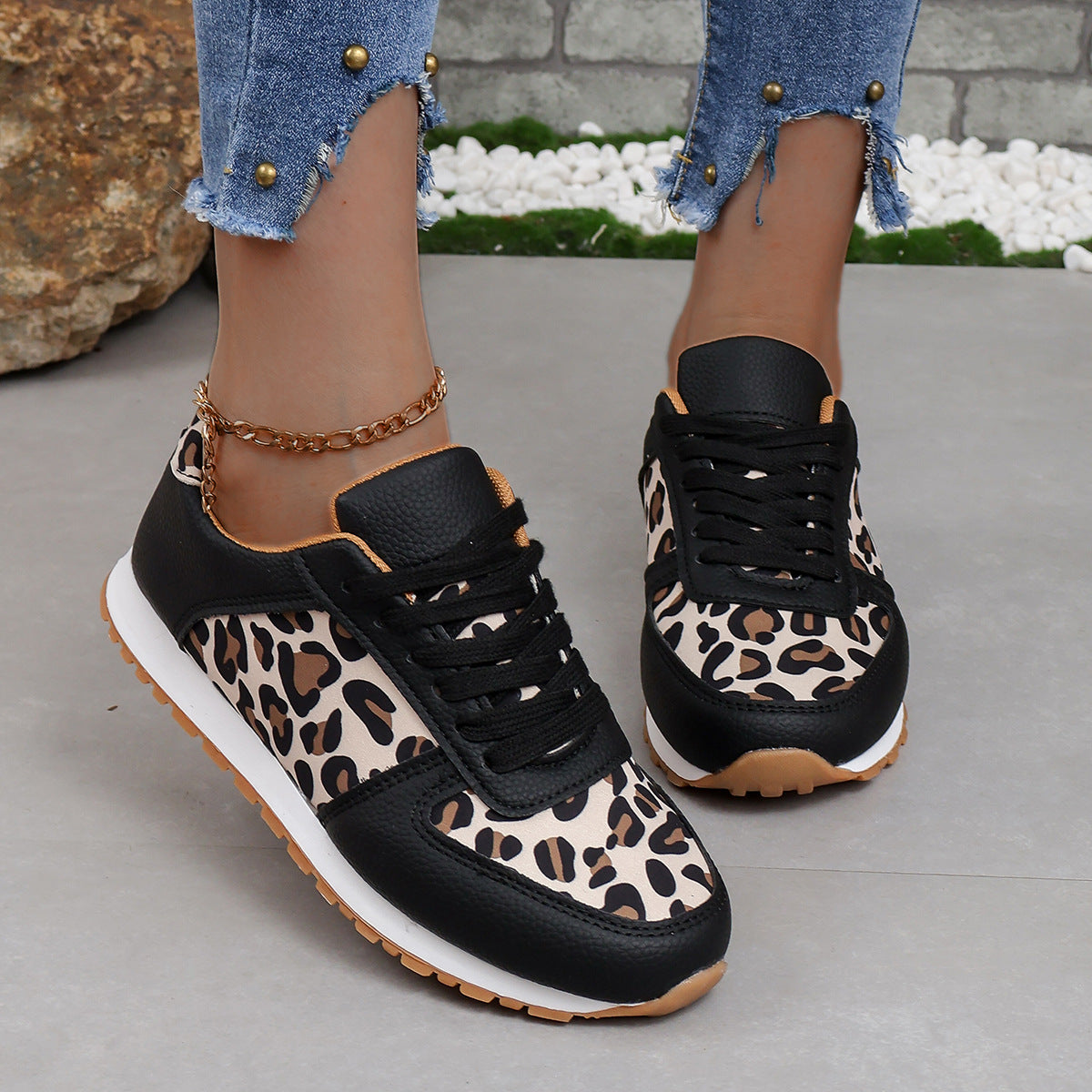 Chaussures Orthopédiques Gracieuses au Look Moderne