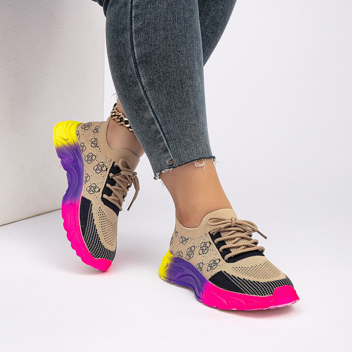 Chaussures Orthopédiques Gracieuses au Look Moderne