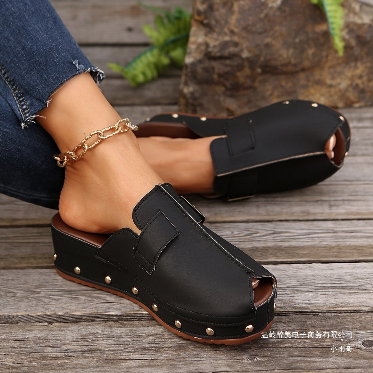 Chaussures Orthopédiques Gracieuses au Look Moderne