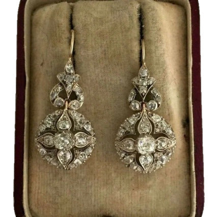 Boucle d'oreille classique au charme intemporel