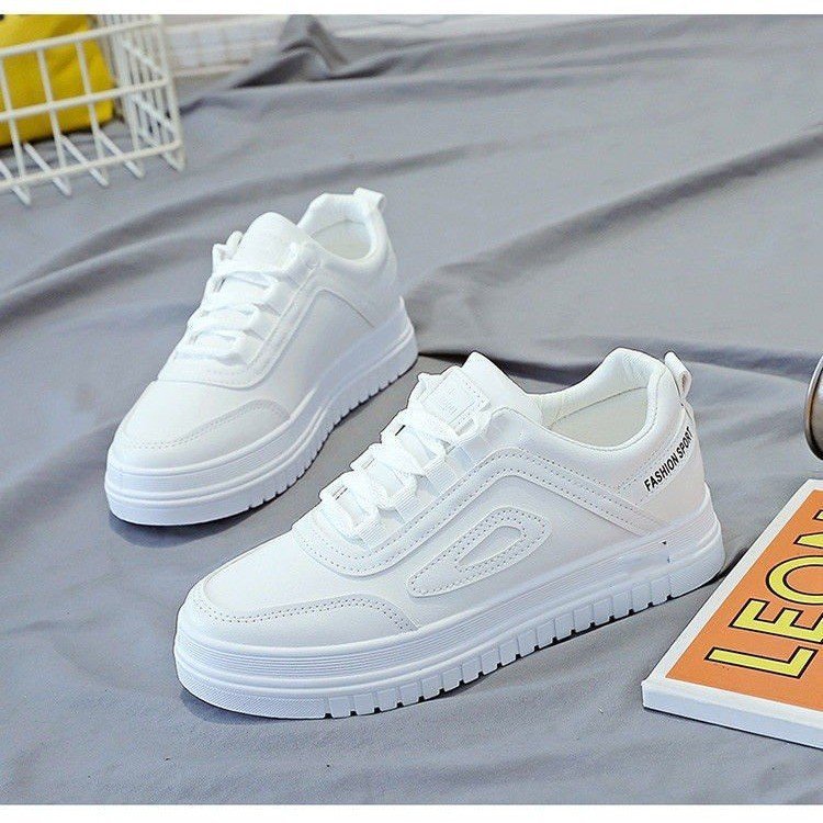 Chaussures Orthopédiques d'Inspiration Vintage