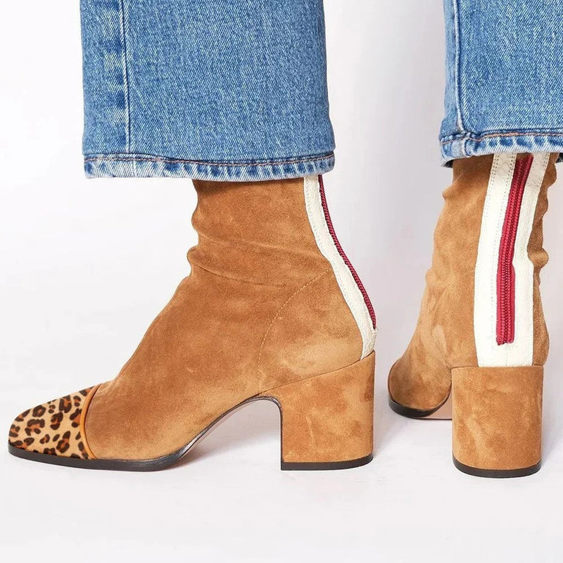 Bottes orthopédiques gracieuses pour un look moderne