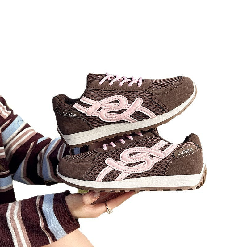 Chaussures Orthopédiques d'Inspiration Vintage