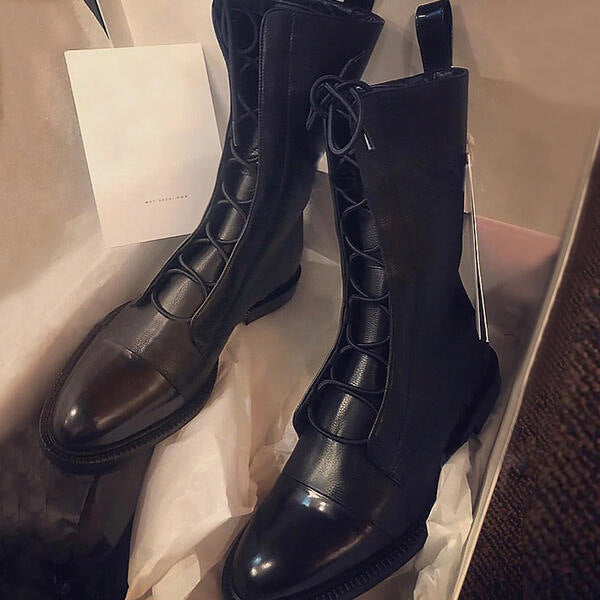 Bottes orthopédiques gracieuses pour un look moderne