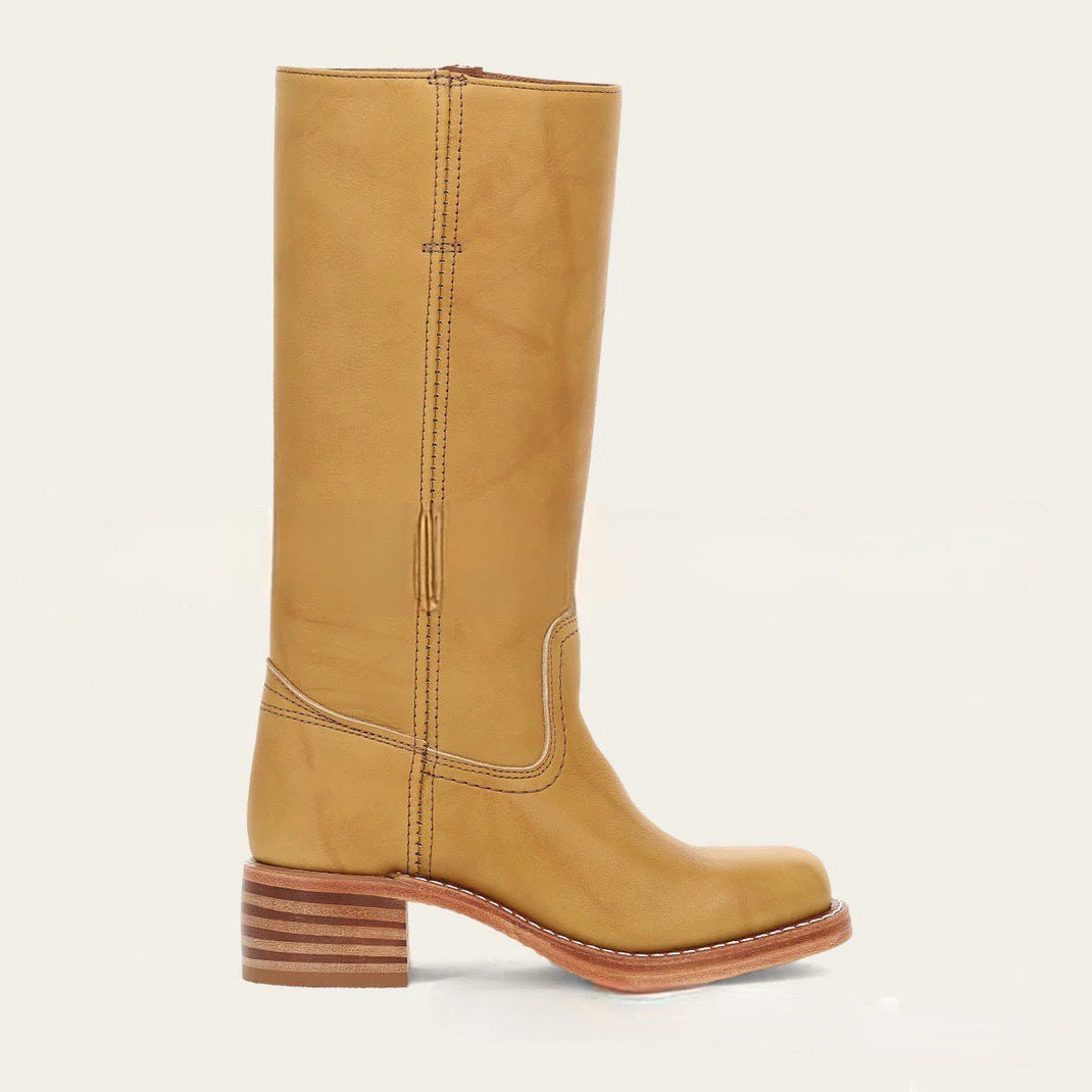 Bottes orthopédiques gracieuses pour un look moderne