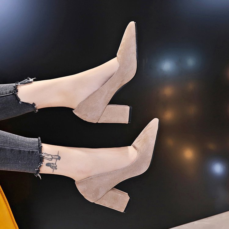 Chaussures Orthopédiques d'Inspiration Vintage