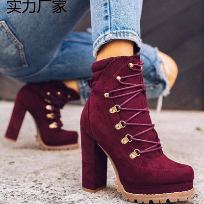 Bottes orthopédiques d'inspiration vintage