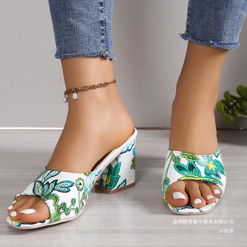 Chaussures Orthopédiques Gracieuses au Look Moderne