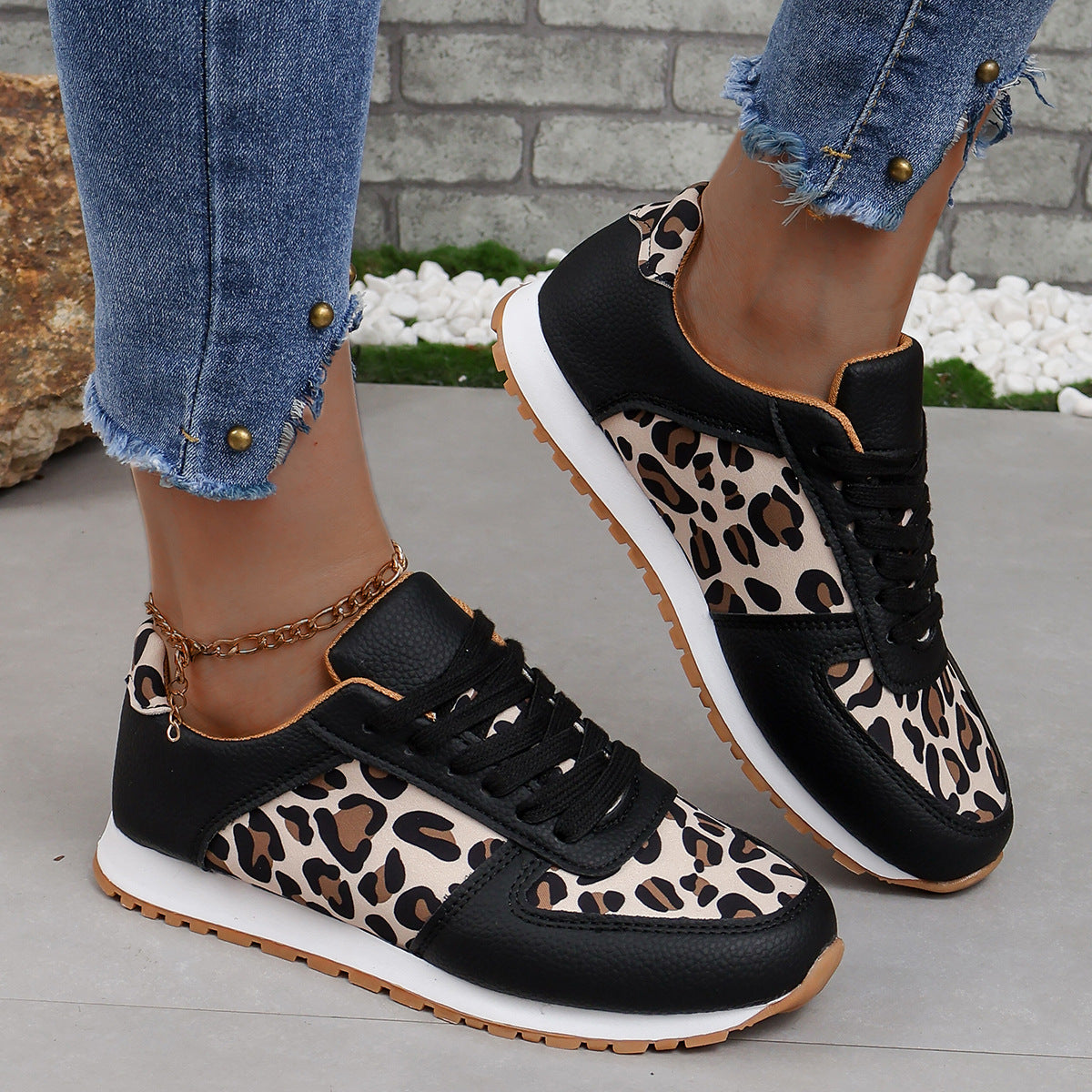 Chaussures Orthopédiques Gracieuses au Look Moderne
