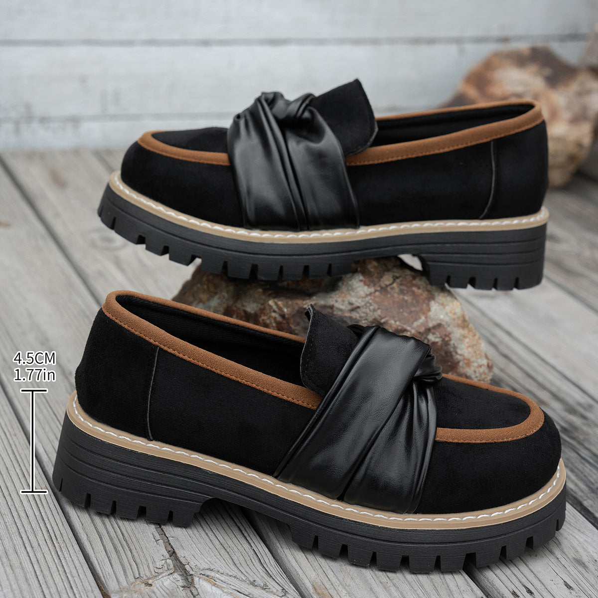 Chaussures Orthopédiques d'Inspiration Vintage