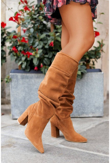 Bottes orthopédiques magnifiquement confectionnées