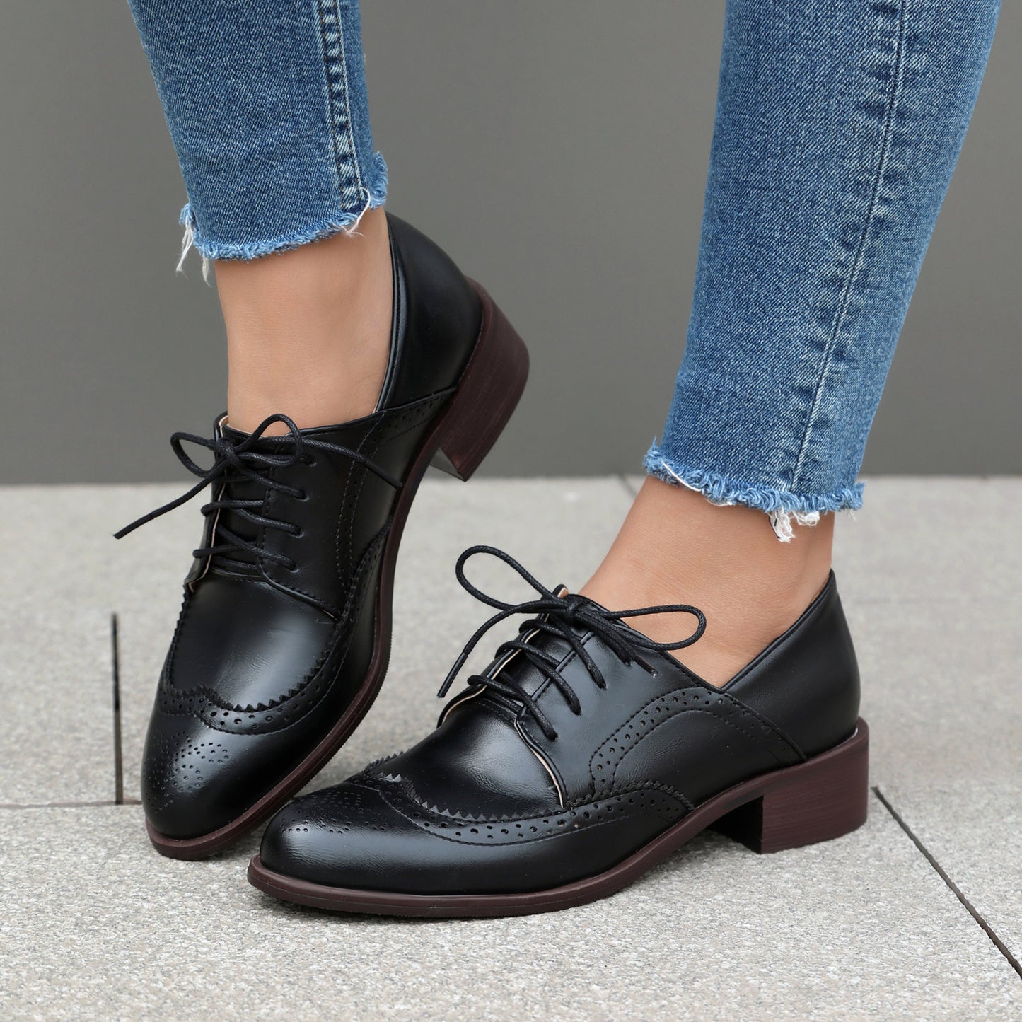 Chaussures Orthopédiques d'Inspiration Vintage