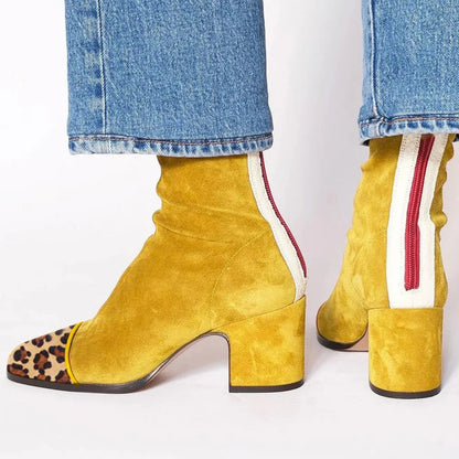 Bottes orthopédiques gracieuses pour un look moderne