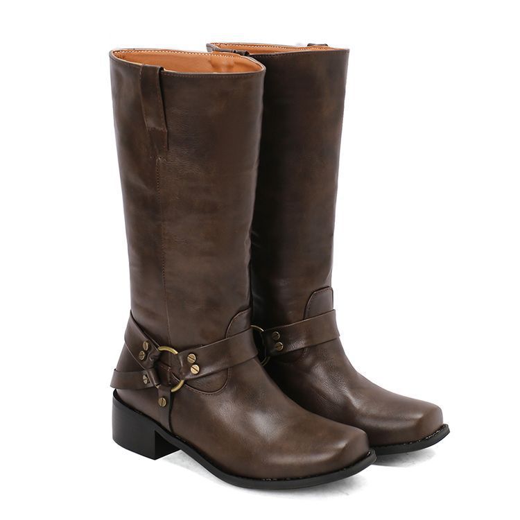 Bottes orthopédiques magnifiquement confectionnées
