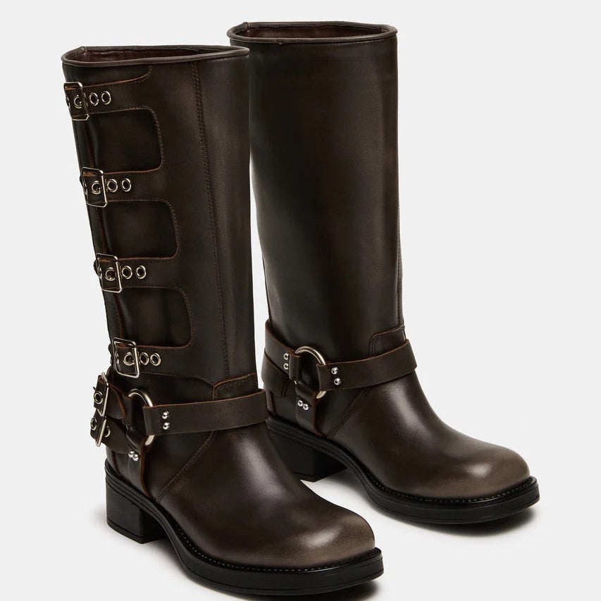 Bottes orthopédiques gracieuses pour un look moderne