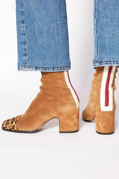 Bottes orthopédiques gracieuses pour un look moderne