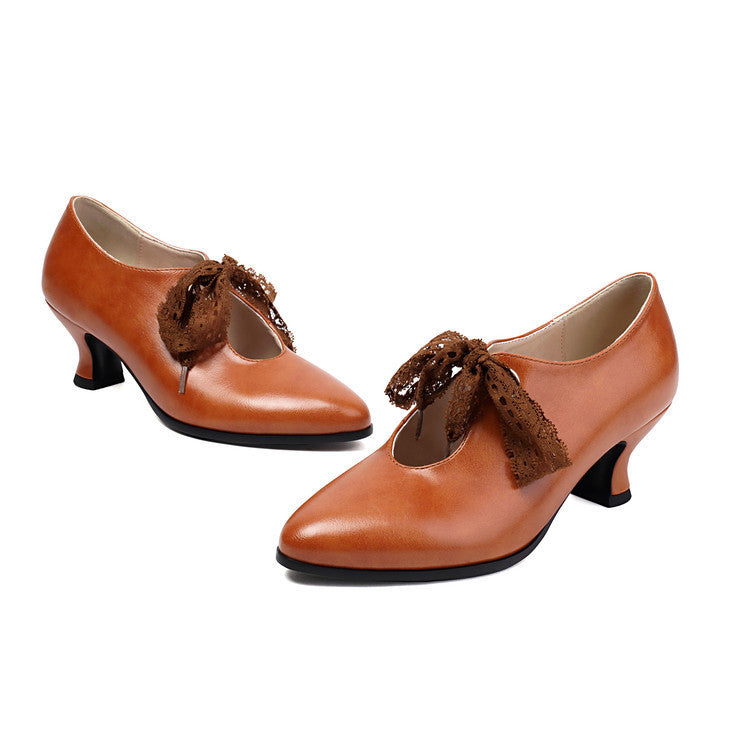 Chaussures Orthopédiques d'Inspiration Vintage