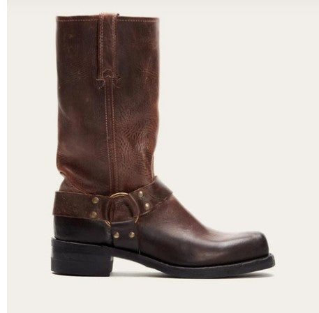 Bottes orthopédiques gracieuses pour un look moderne
