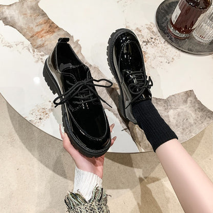 Chaussures Orthopédiques d'Inspiration Vintage