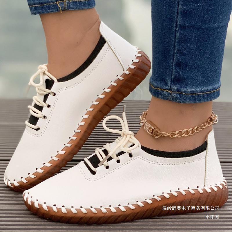 Chaussures Orthopédiques d'Inspiration Vintage