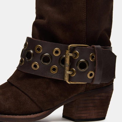 Bottes orthopédiques classiques au style intemporel