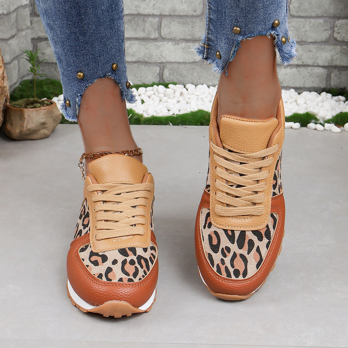 Chaussures Orthopédiques Gracieuses au Look Moderne
