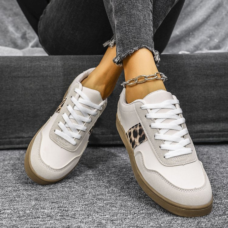 Chaussures Orthopédiques d'Inspiration Vintage