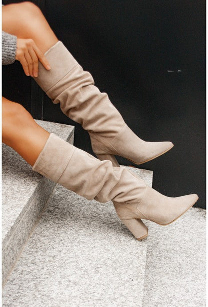 Bottes orthopédiques magnifiquement confectionnées