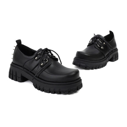 Chaussures Orthopédiques d'Inspiration Vintage