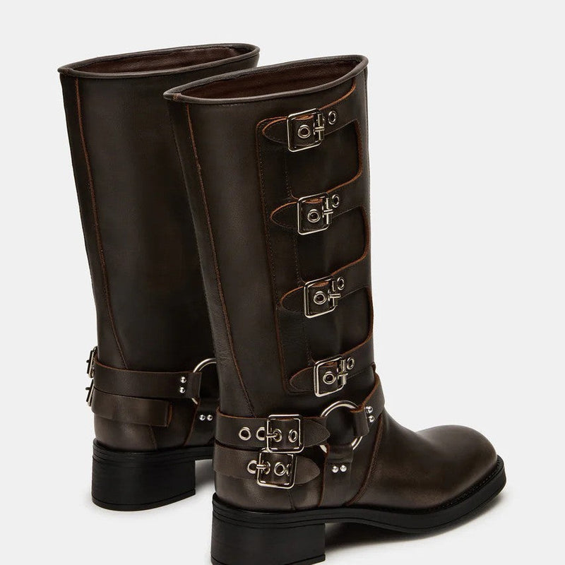 Bottes orthopédiques gracieuses pour un look moderne