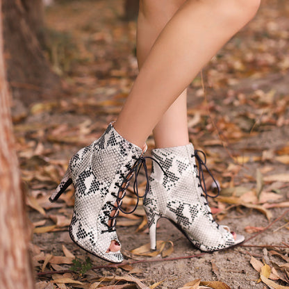 Bottes Orthopédiques Gracieuses au Look Moderne
