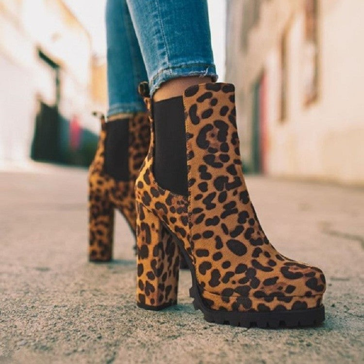 Bottes Orthopédiques Gracieuses au Look Moderne