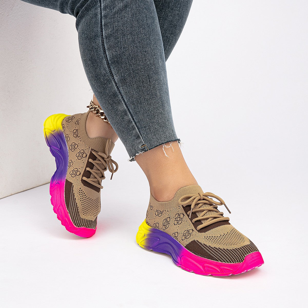Chaussures Orthopédiques Gracieuses au Look Moderne