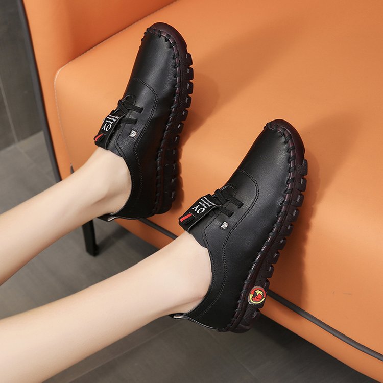 Chaussures Orthopédiques d'Inspiration Vintage