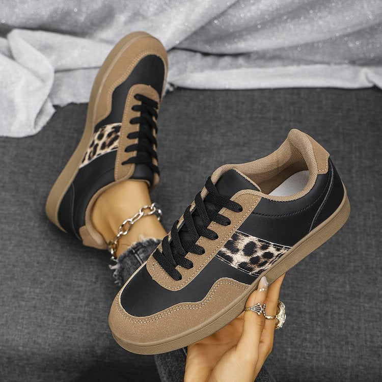 Chaussures Orthopédiques d'Inspiration Vintage
