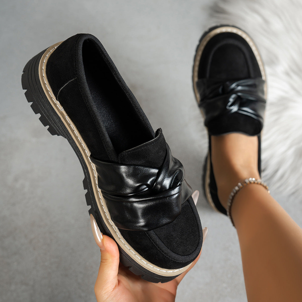 Chaussures Orthopédiques d'Inspiration Vintage