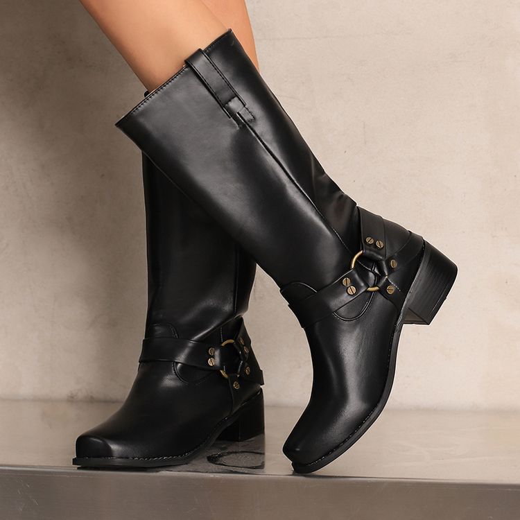Bottes orthopédiques magnifiquement confectionnées