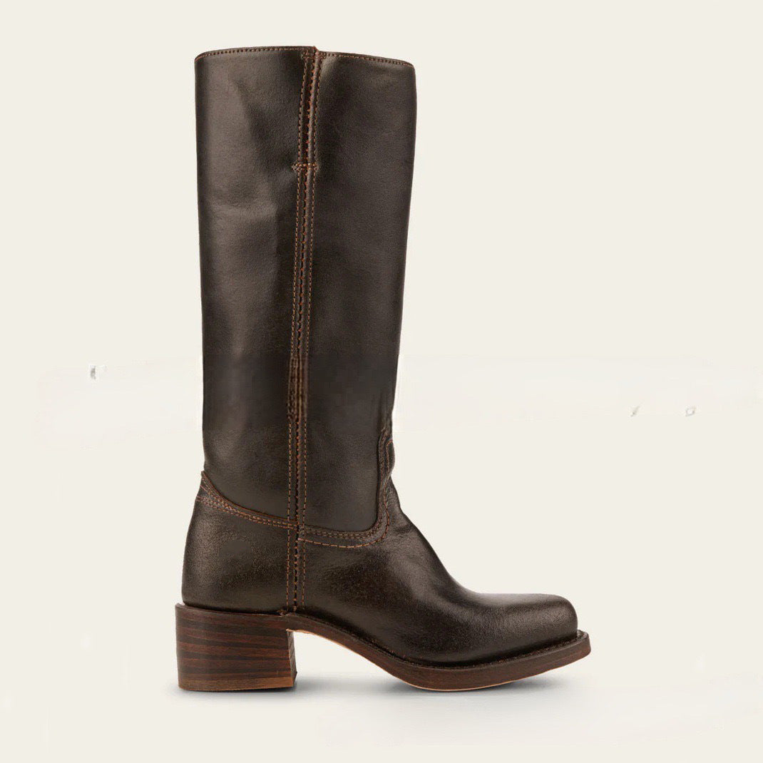 Bottes orthopédiques gracieuses pour un look moderne
