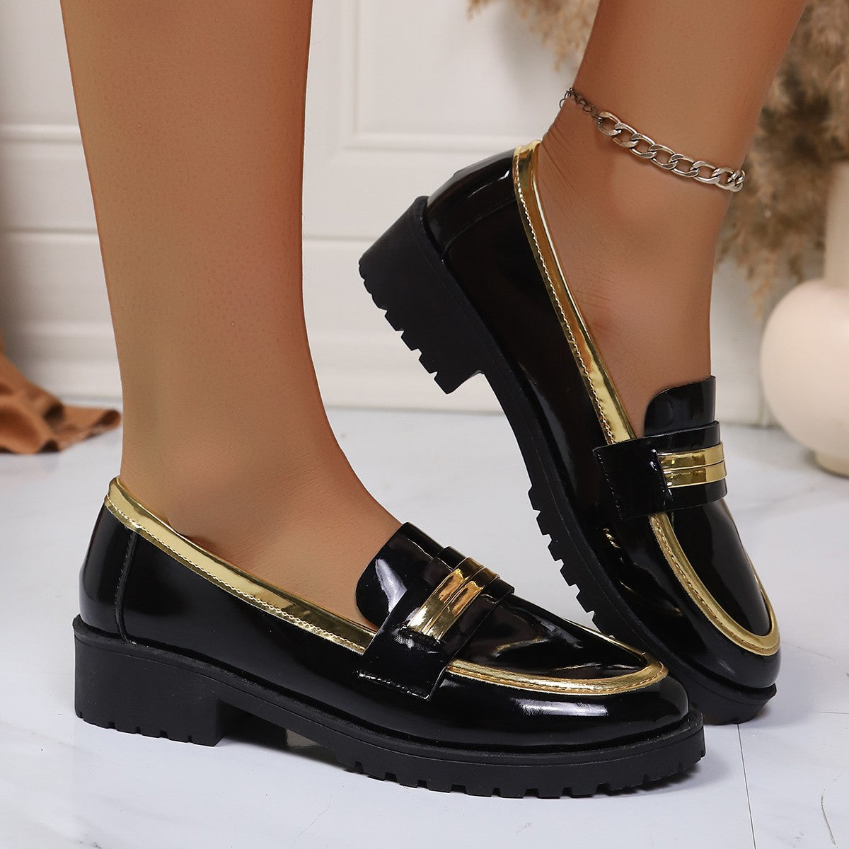 Chaussures Orthopédiques d'Inspiration Vintage