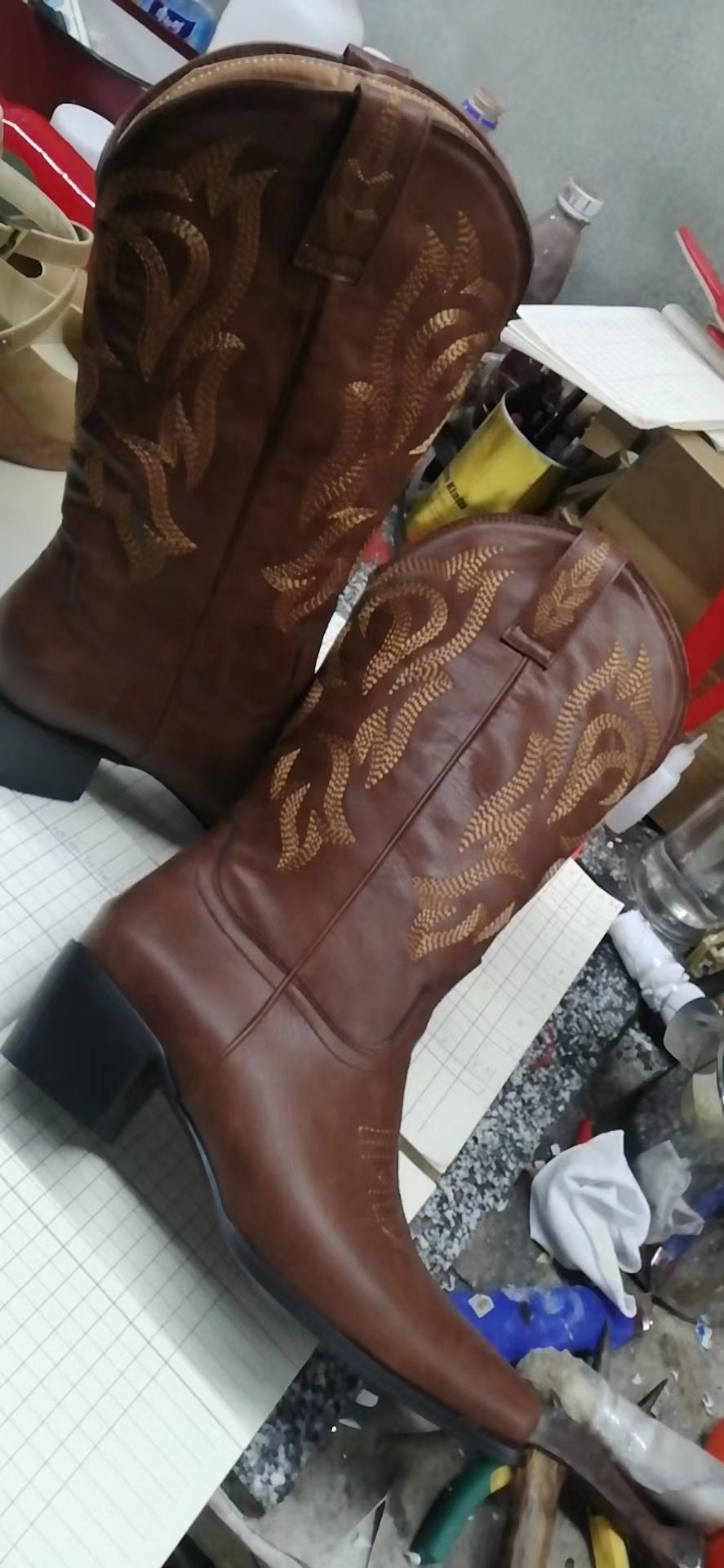 Bottes orthopédiques d'inspiration vintage