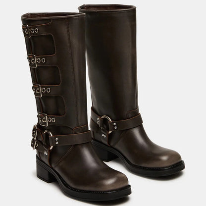 Bottes orthopédiques gracieuses pour un look moderne
