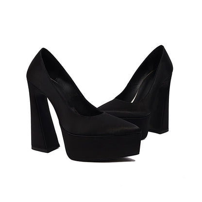 Chaussures Orthopédiques Gracieuses au Look Moderne