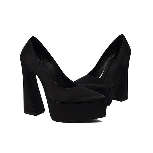 Chaussures Orthopédiques Gracieuses au Look Moderne