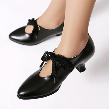 Chaussures Orthopédiques d'Inspiration Vintage