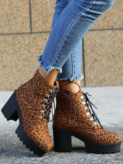 Bottes Orthopédiques Gracieuses au Look Moderne