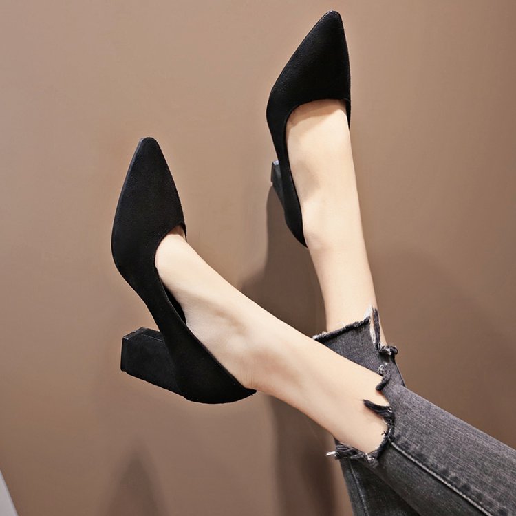 Chaussures Orthopédiques d'Inspiration Vintage