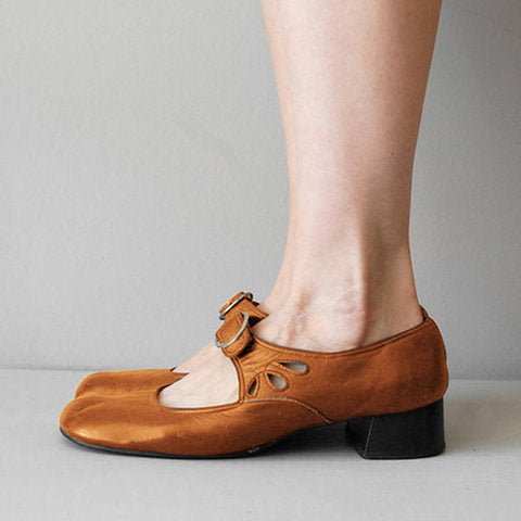 Chaussures Orthopédiques d'Inspiration Vintage