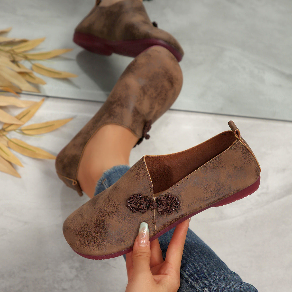 Chaussures Orthopédiques d'Inspiration Vintage