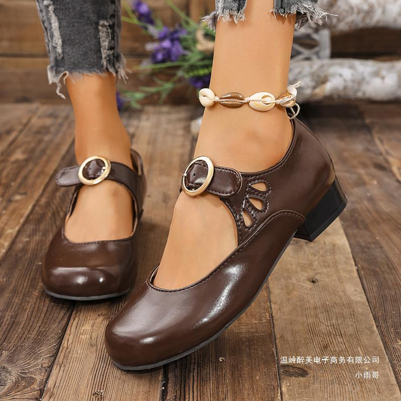 Chaussures Orthopédiques d'Inspiration Vintage