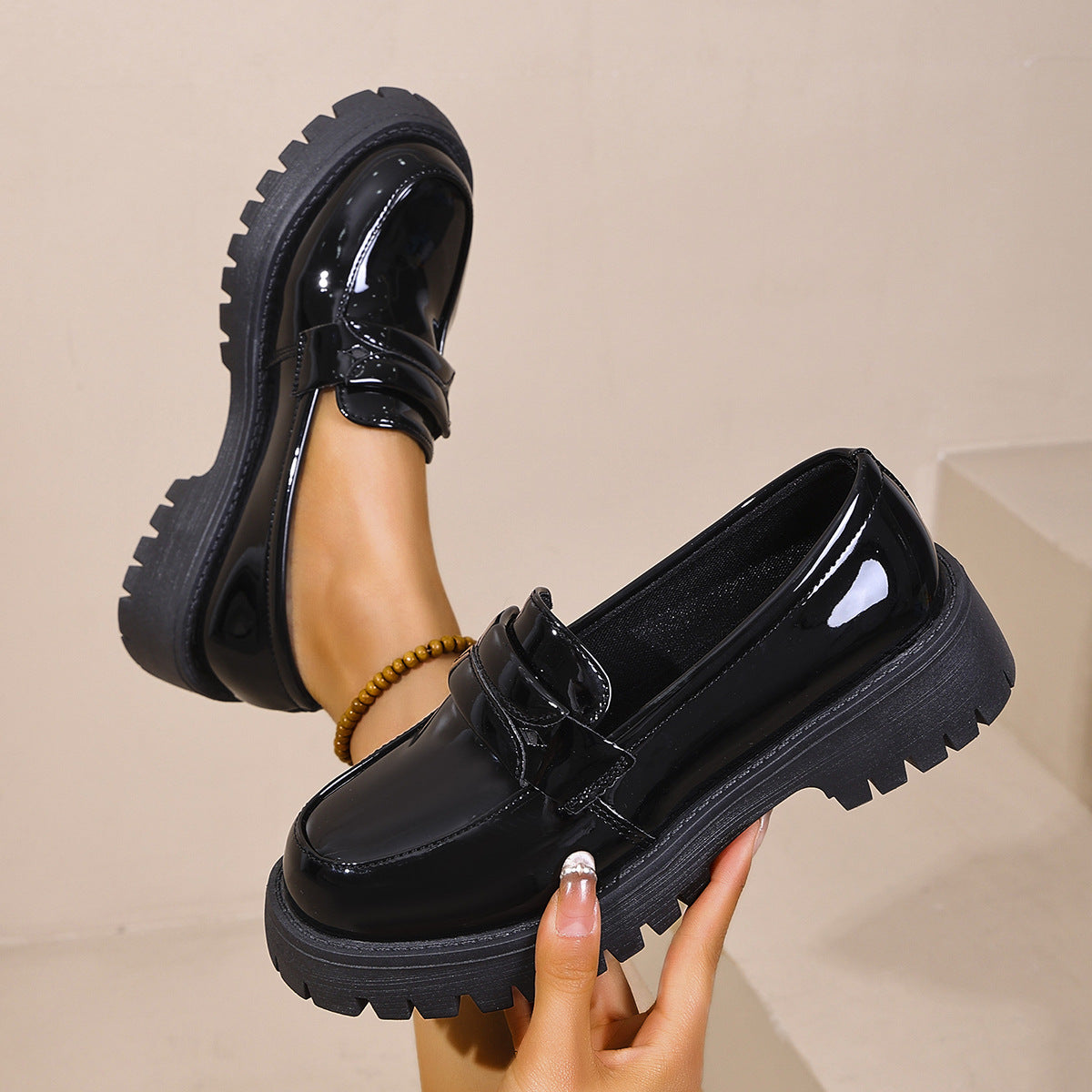 Chaussures Orthopédiques Gracieuses au Look Moderne